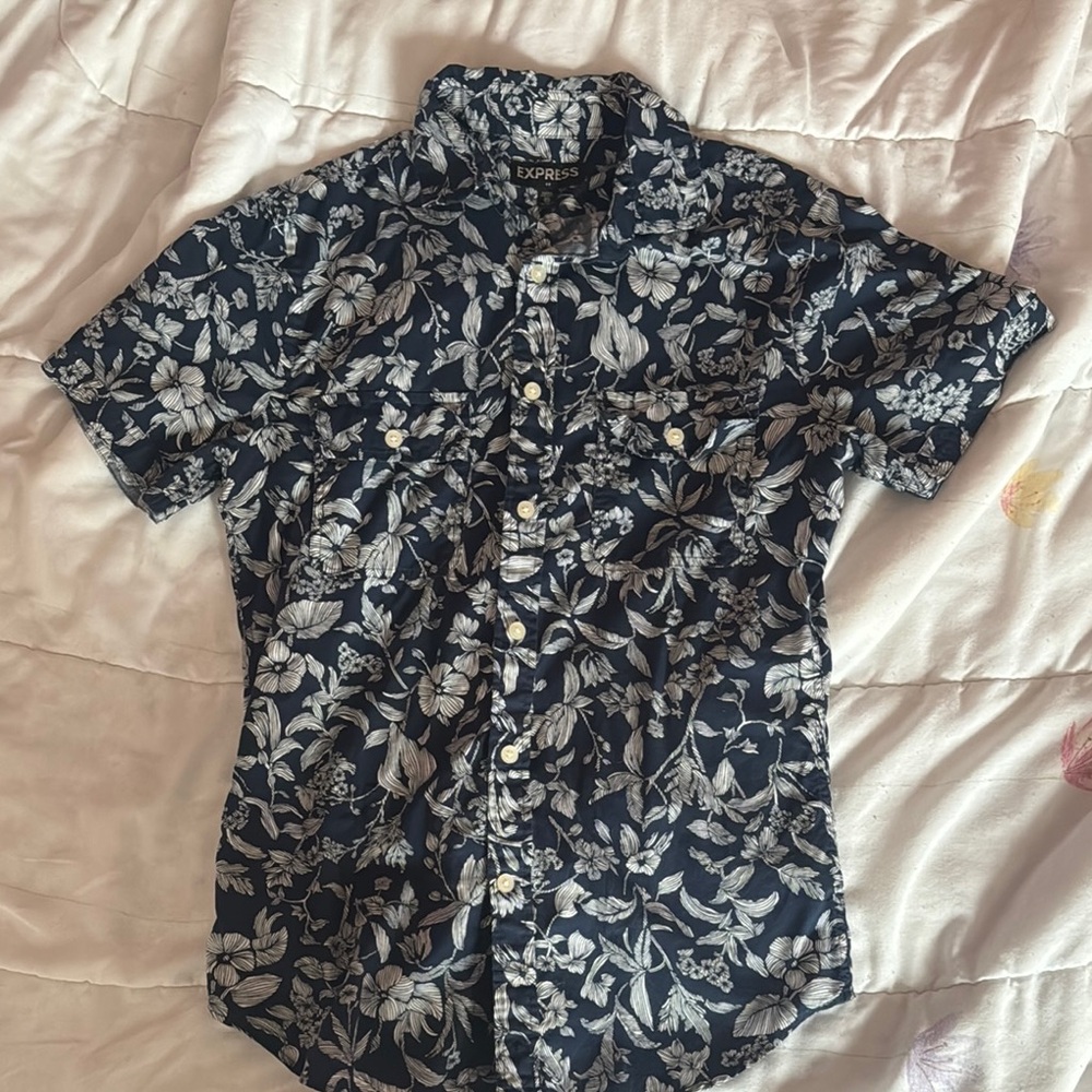Express Dark Blue Floral Button-Down Shirt (XS, 13-13.5)